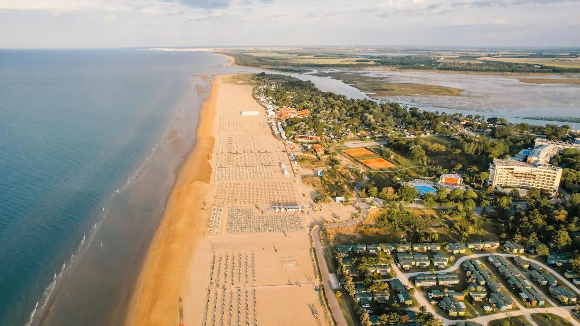 Apartmán Flat In A Seafront Building With Swimming Pool Bibione 0*,  Itálie